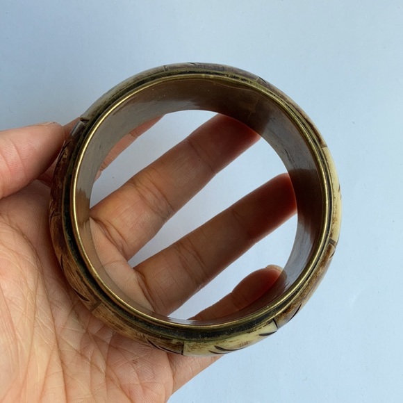 Vintage Rustic Bone and Brass Tone Bracelet w Simple Carving. Handmade. - Picture 3 of 7